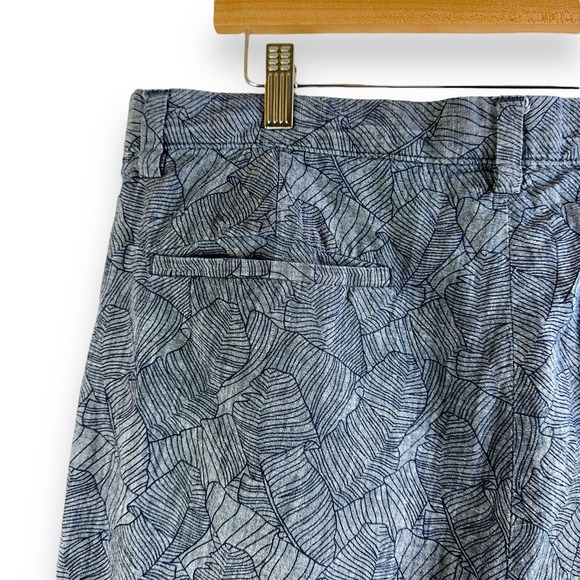 Banana Republic Mens Emerson Shorts 35 Blue‎ Leaf Print Travel Spring Break - Picture 8 of 12